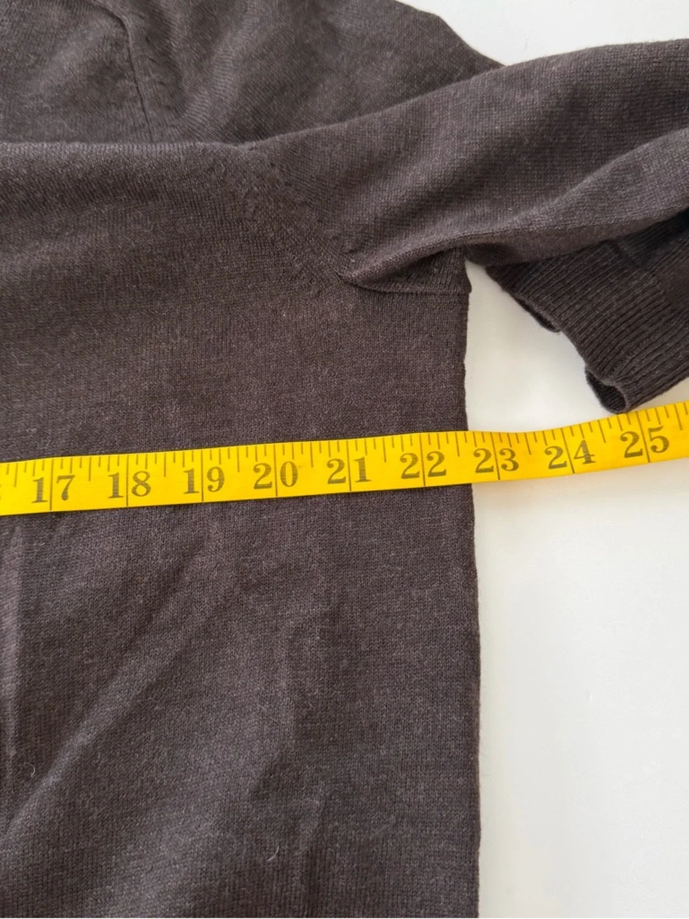 Merona 100% Merino Wool Argyle V-Neck Sweater Large.